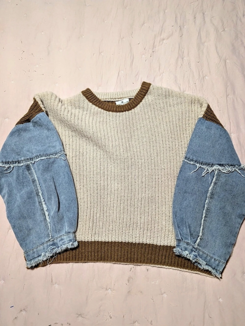• Urban Daizy Distressed Denim Sleeve Waffle Knit Sweater Size S/M